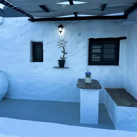 O Mylos شقة إرموبولّي